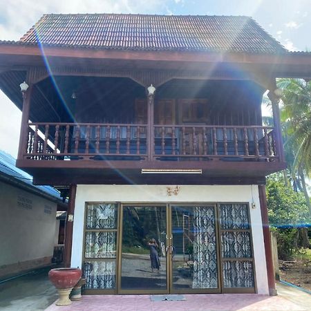 Reindeer House Wat Chedi 4 People Hotel Sichon Exterior photo