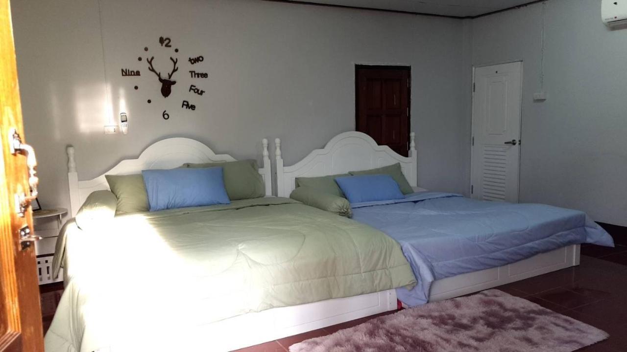 Reindeer House Wat Chedi 4 People Hotel Sichon Exterior photo
