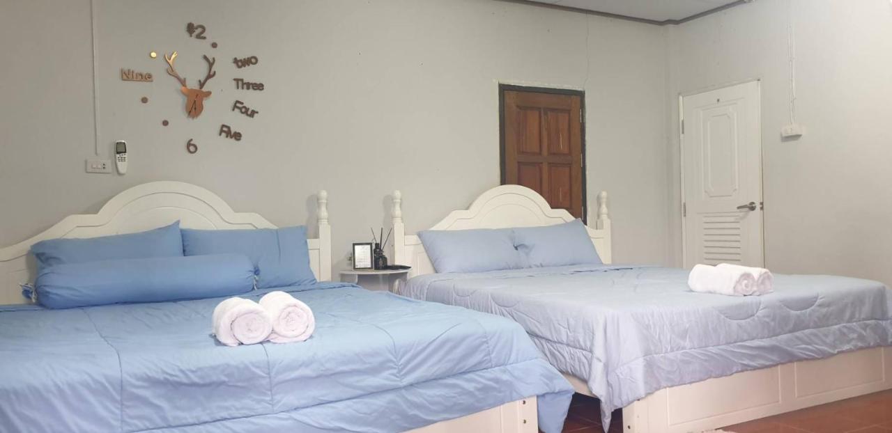 Reindeer House Wat Chedi 4 People Hotel Sichon Exterior photo